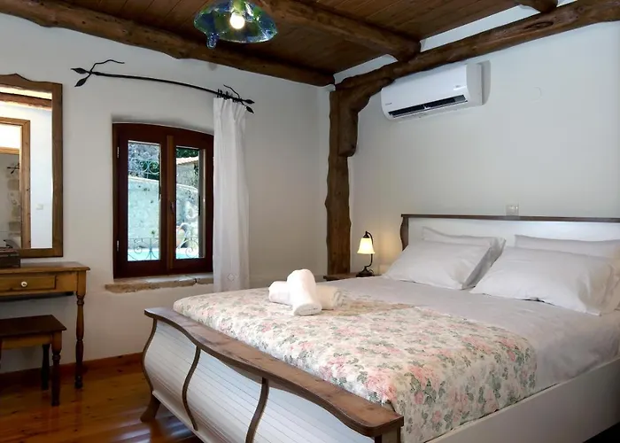 Matzanas House Βίλα