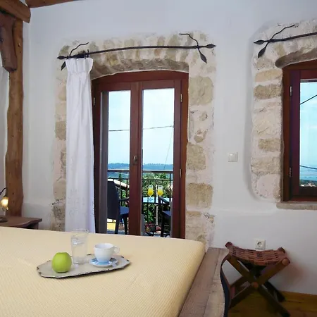 Matzanas House *